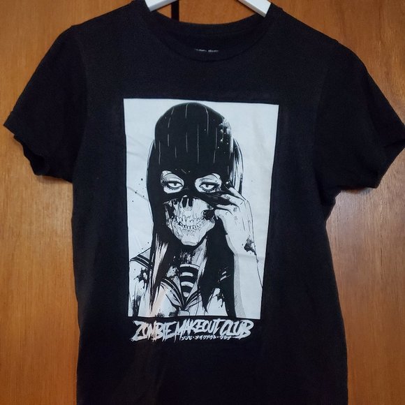 Hot Topic x Zombie Makeout Club T-shirt - Picture 1 of 4